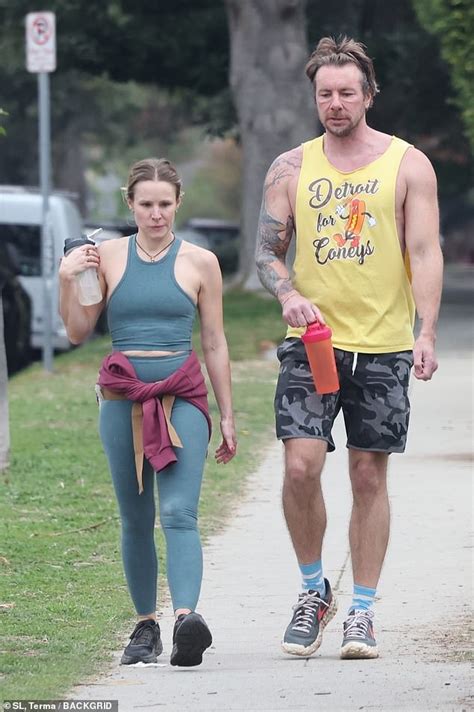 kristen bell nip slip|Dax Shepard Posts Photo Of Naked Kristen Bell Doing Yoga In ...